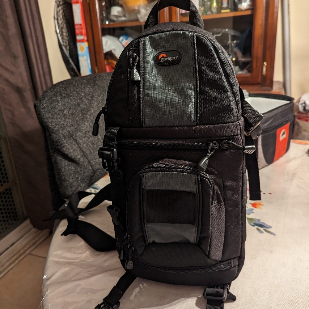 Lowepro “Slingshot 102AW” Messenger Crossbody Camera Bag